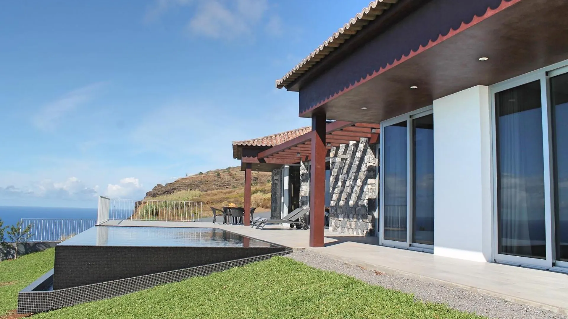 Spectacular Calheta Villa Villa Cliffscape 3 Bedrooms Panoramic Sea Views Well-Furnished In Estreito Da Calheta