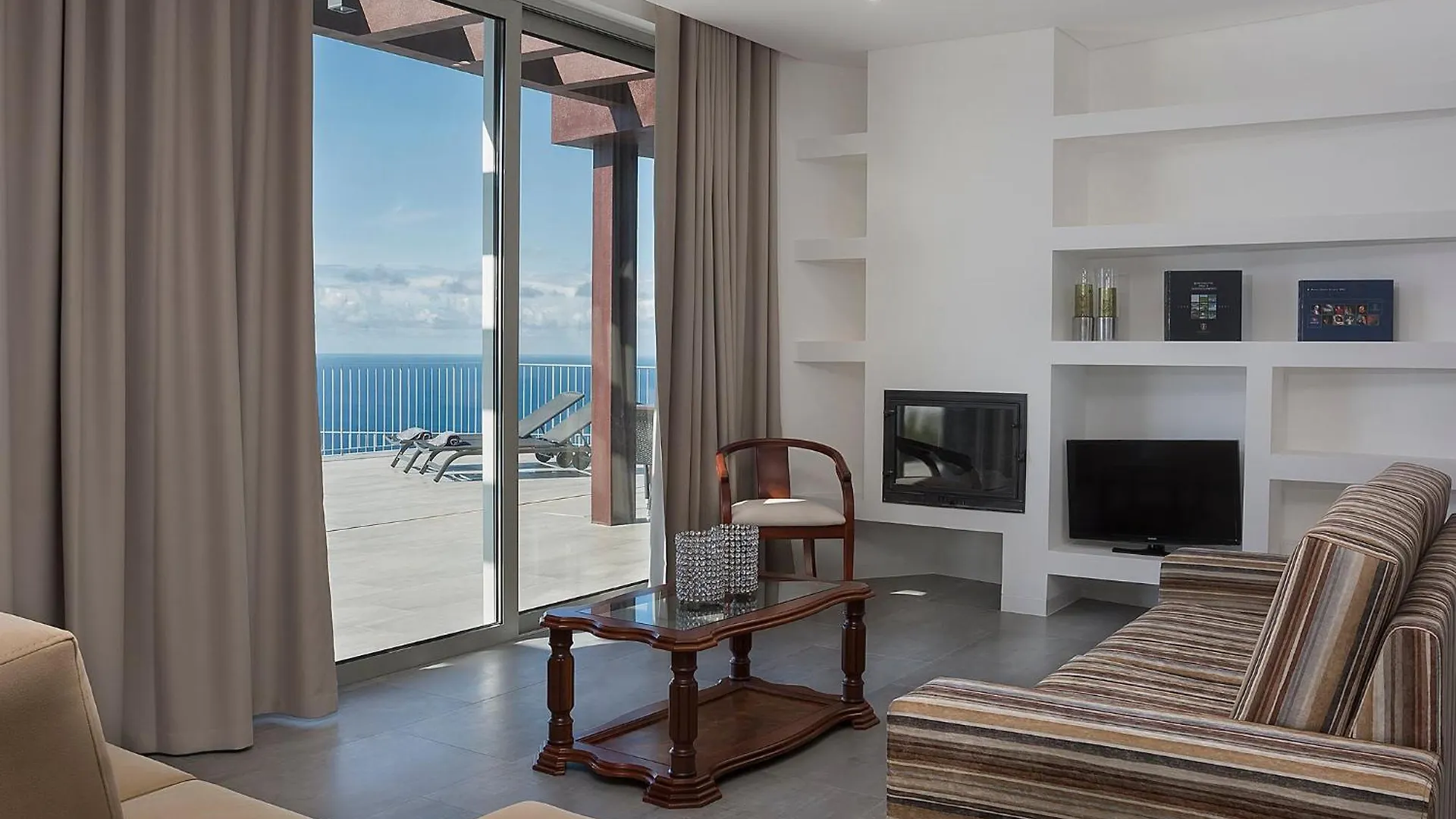 Spectacular Calheta Villa Villa Cliffscape 3 Bedrooms Panoramic Sea Views Well-Furnished In Estreito Da Calheta
